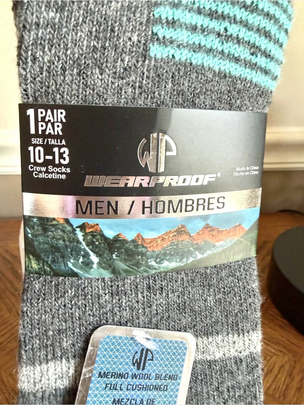 Wear proof NWT Men’s Grey Merino Blend Crew Socks with Teal Stripe - Size 10-13